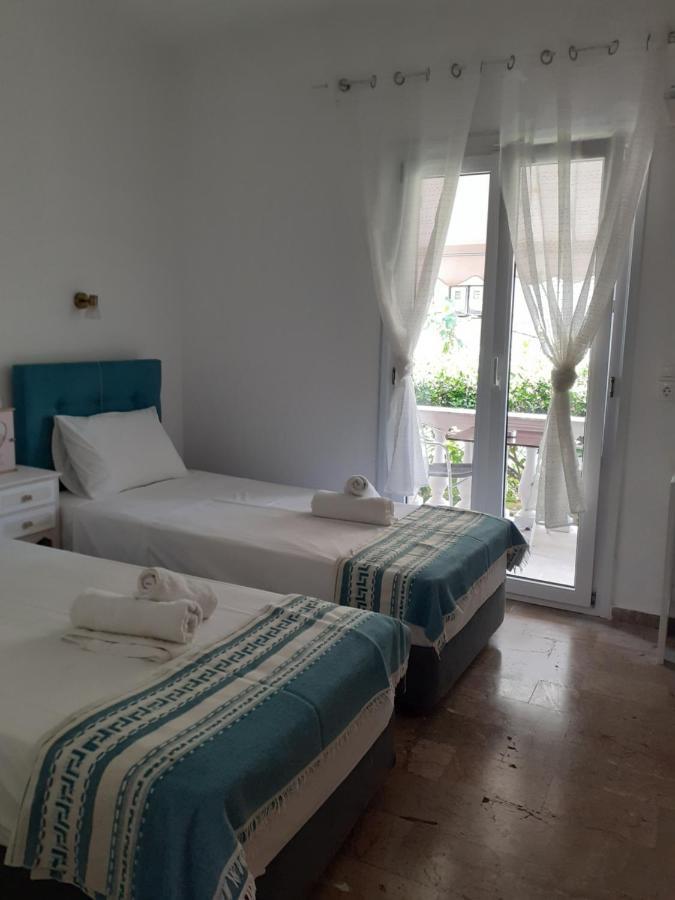 Marili Downstairs Apartments Rodas Exterior foto