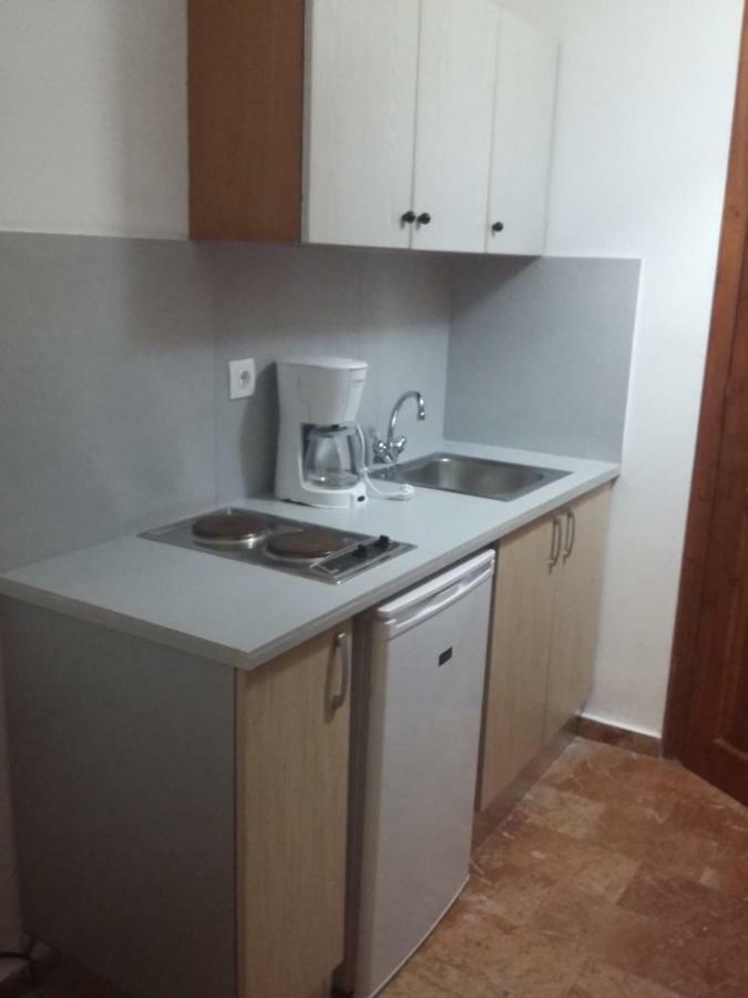 Marili Downstairs Apartments Rodas Exterior foto